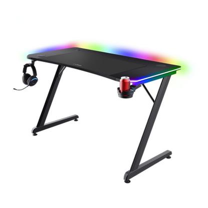 Gaming miza TRUST GXT 710 Luminus Pro, RGB, bežični polnilec, črni