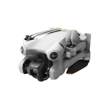 Dron DJI Mini 4 Pro, 4K kamera, 3-axis gimbal, vrijeme leta do 34min, daljinski upravljač, bijeli
