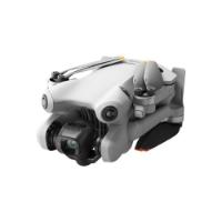 Dron DJI Mini 4 Pro, 4K kamera, 3-axis gimbal, vreme leta do 34min, daljinski upravljač, beli