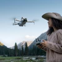 Dron DJI Mini 4 Pro, 4K kamera, 3-axis gimbal, vreme leta do 34min, daljinski upravljač, beli