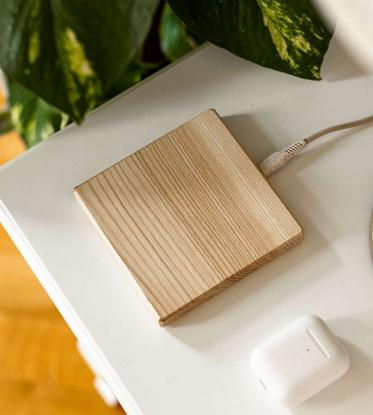 Brezžični polnilec TREED Pale Ash Qi, 15W, MagSafe
