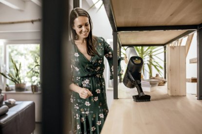 sesalnik KARCHER VC 6 Cordless ourFamily, 25,2 V, 50min, 800ml, palčni, beli