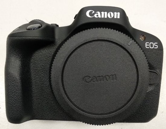 RABLJENI - Digitalni fotoaparat CANON EOS R50 + RF-S 18-45mm f/4.5-6.3 IS STM, 24,2 Mp, 4K Ultra HD, črni