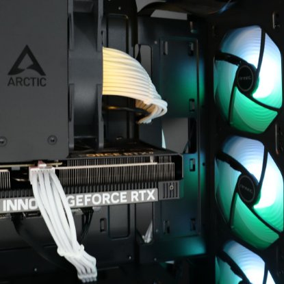 PREDNAROČILO - Računalnik EPOCH Triton / Core Ultra 5 245K, 32GB DDR5, 2TB SSD NVMe, nVidia GeForce RTX 5060 Ti 16GB, WiFi, Windows 11, črn