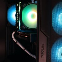 PREDNAROČILO - Računalnik EPOCH Callisto / Core Ultra 5 225F, 16GB DDR5, 1TB SSD NVMe, nVidia GeForce RTX 5050 8GB, WiFi, Windows 11, črn