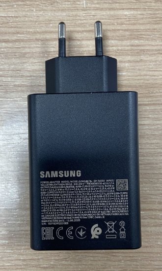OPEN BOX - Namizni polnilnik SAMSUNG Power Adapter Trio, 2x USB-C, 1x USB-A, 65W