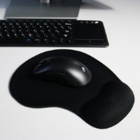 Podloga za miško OCTIO OMP01 ERGO, s osloncem za zapešće, črna