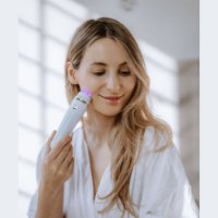 Naprava za čiščenje obraza proti aknam BEAUTIFLY Glossy Acne Young