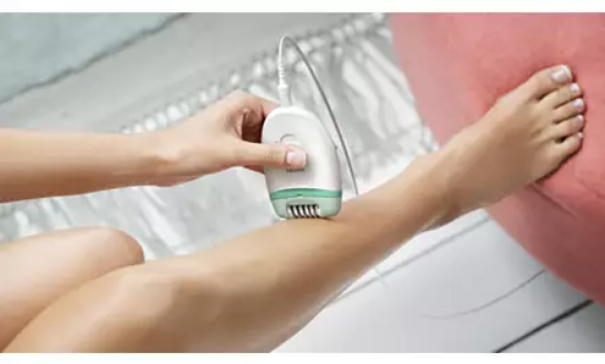 Epilator PHILIPS Satinelle Essential s kablom BRE245/00, belo-zelen