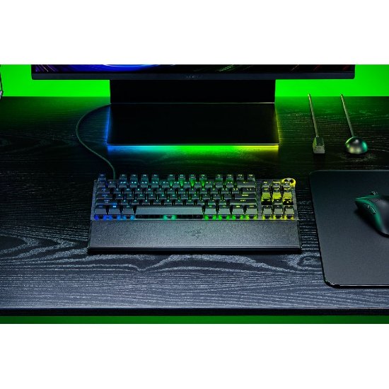 Tipkovnica RAZER Huntsman V3 Pro Tenkeyless 8KHz, Analog Optical Switch Gen 2, RGB, US Layout, USB, črna