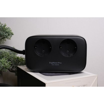 Polnilec UGREEN DigiNest Pro, 100W GaN, USB-A, 3XUSB-C, 2Xschuko, črno-sivi