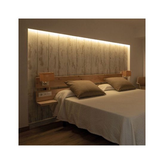 LED trak KSIX BXLEDST5M21, možnost rezanja, 1000 lumnov, CCT bela, daljinski upravljalnik, 5m