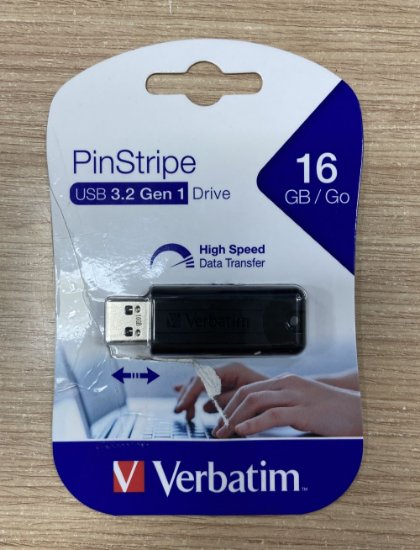 OPEN BOX - Memorija USB 3.2 FLASH DRIVE, 16 GB, VERBATIM, PinStripe, crni