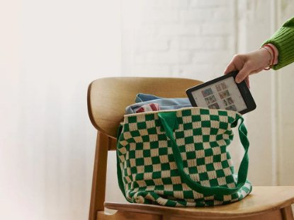 E-bralnik KOBO Clara Colour, 6" Touch, 16GB, WiFi, črni