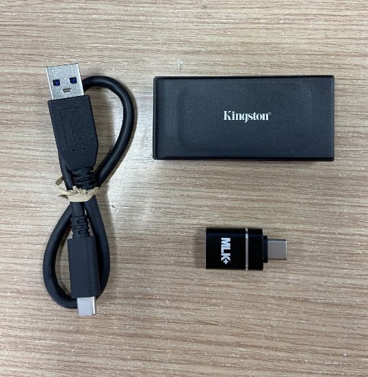 OPEN BOX - SSD vanjski 2TB KINGSTON XS1000, SXS1000/2000G, 1050/1000 MB/s, USB-C 3.2 Gen2