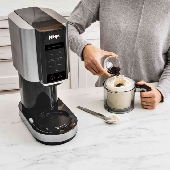 Aparat za sladoled in hladni desert NINJA NC300EU, 800 W, 0,5 l, črn