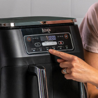 Cvrtnik na vroč zrak NINJA AF300EU Foodi Dual Zone, 2470W, 7,6 l, 2 košari, črn