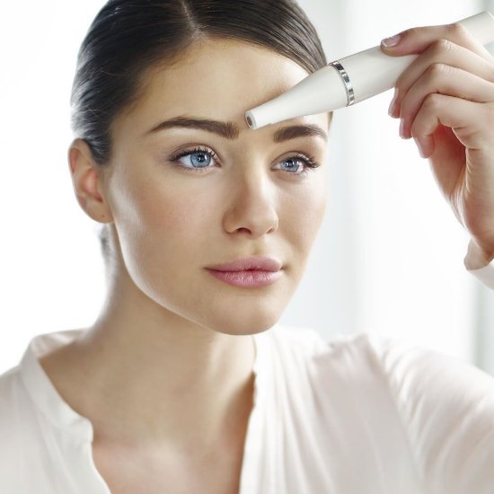 Naprava za odstranjevanje dlačic na obrazu BRAUN 810