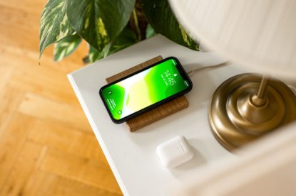 Brezžični polnilec TREED Sandy Oak Qi, 15W, MagSafe