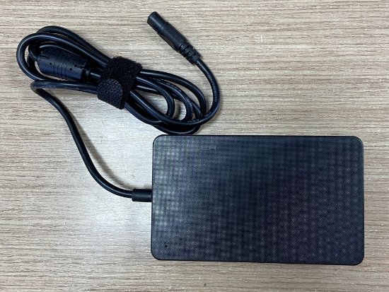 OPEN BOX - Punjač za laptop LC POWER LC-NB-PRO-90, 90W, univerzalni