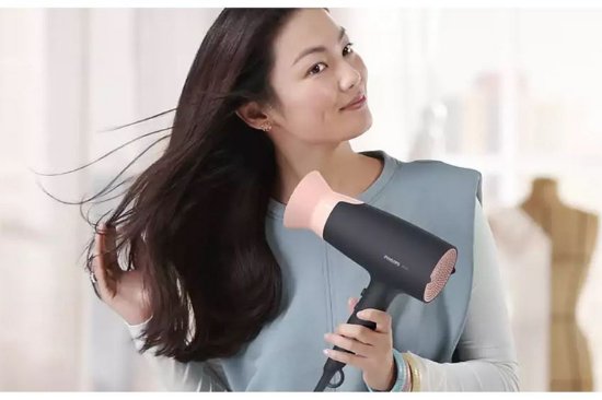 Sušilo za kosu PHILIPS BHD350/10, 2100W, njega ionima za sjajnu kosu, crno